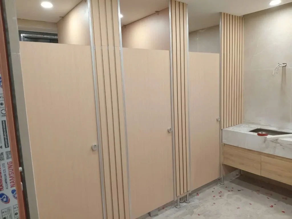 Vách ngăn văn phòng Đà Nẵng: Tăng cường riêng tư, tối ưu hiệu suất làm việc