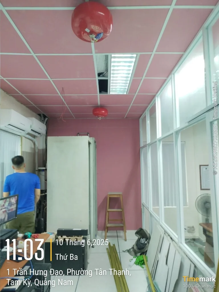 Quy Trình Thi Công Vách Ngăn Compact